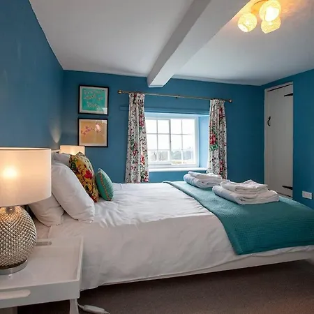 East Ayrlow Banks * Hauxwell