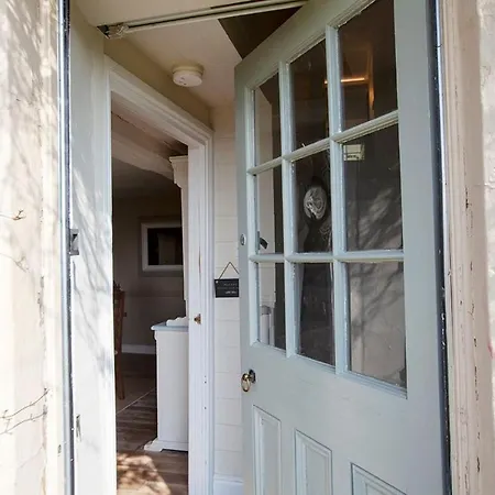 East Ayrlow Banks Tatil Evi *