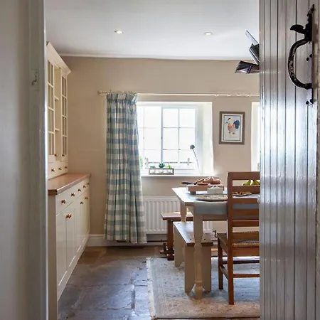 East Ayrlow Banks * Hauxwell